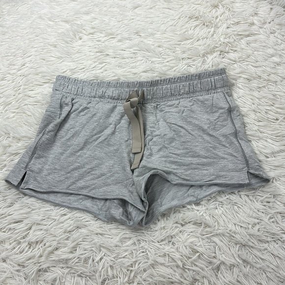 🔥$SALE$🔥 Lululemon Serenity Short Heathered Light Grey - Picture 1 of 7